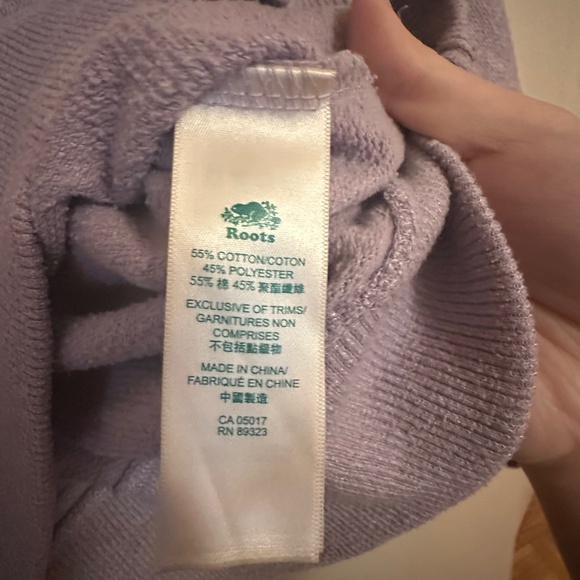 Roots Size Small Purple Sweatshirt - Picture 3 of 3